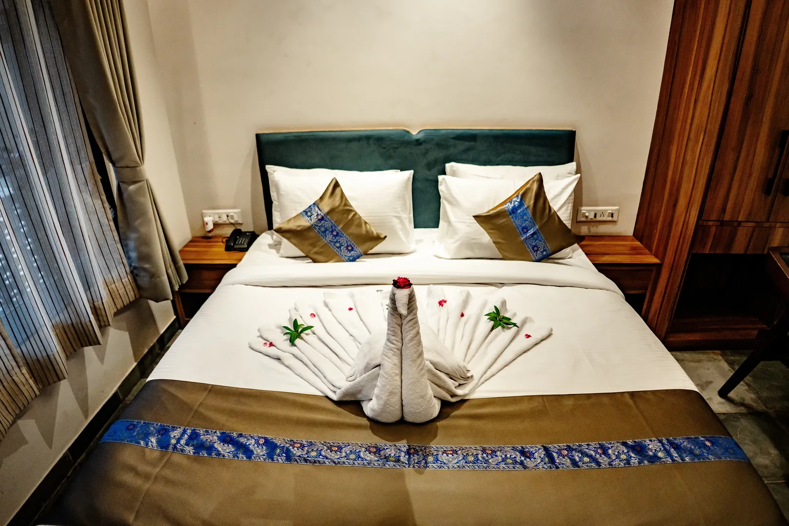 Executive Room — Mango Grove Verandah View